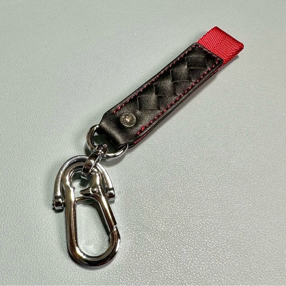 BMW Logo Keychain - Picture 3 of 3